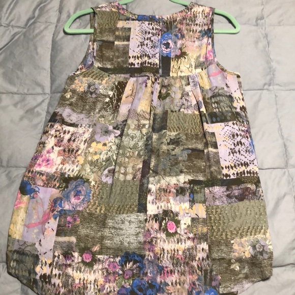 High-Low Sleeveless Button-up Blouse. Size Small - Picture 2 of 7